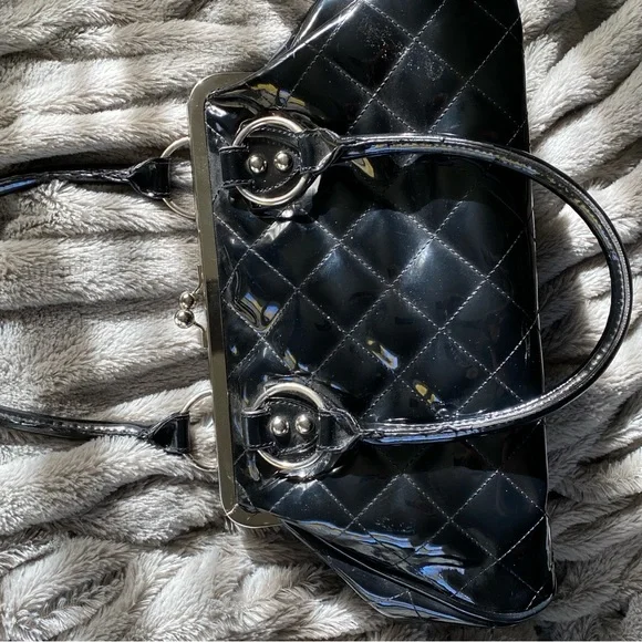 Lux de Ville Quilted Black Faux Leather Handbag. - Picture 4 of 8